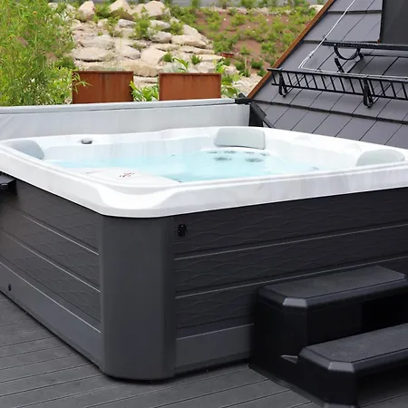 Kras Rubin 304 Z Prywatnym Jacuzzi I Tarasem Z Widokiem Na Gory 斯克拉斯卡波伦巴